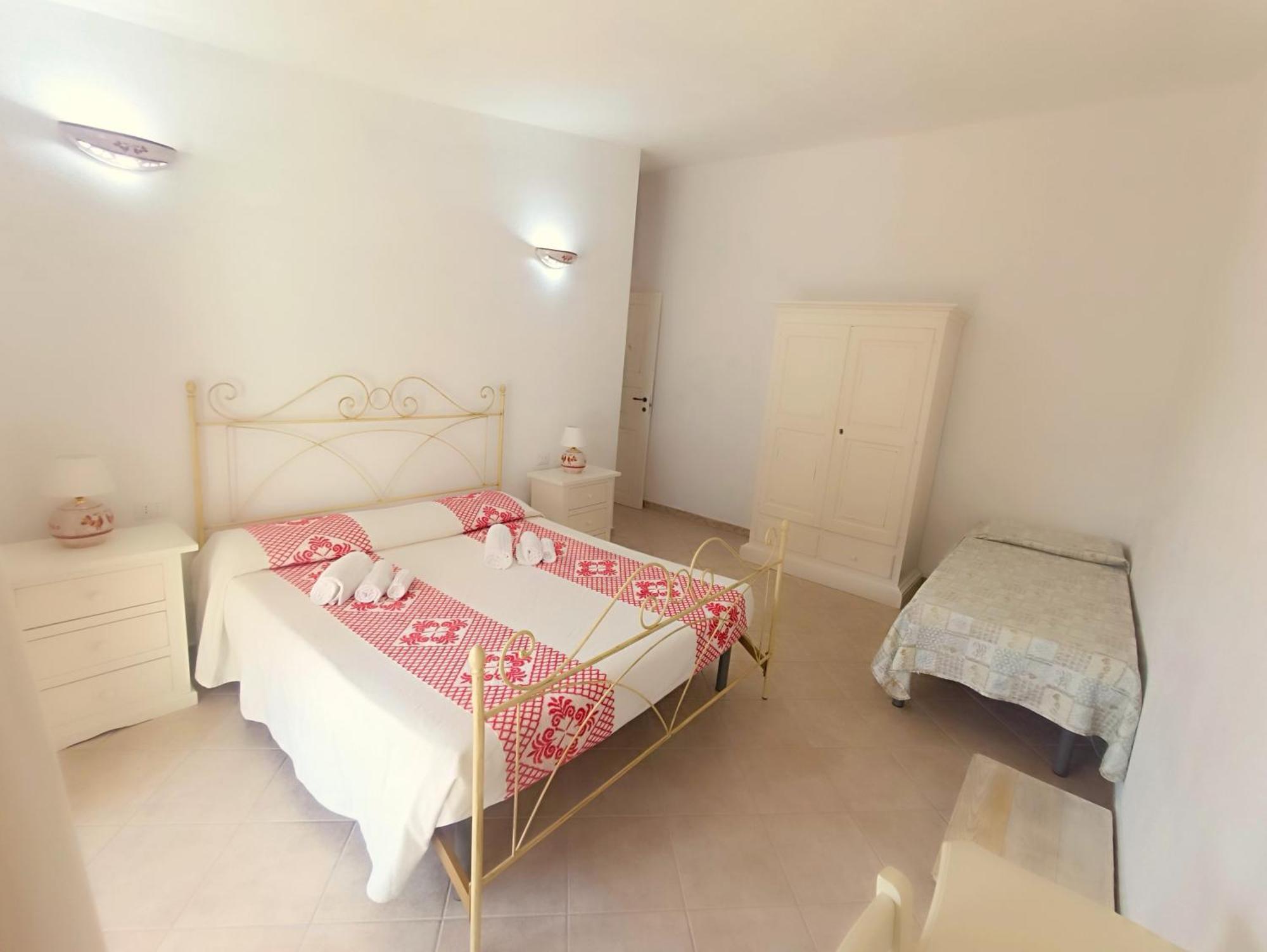 Case Vacanze Nioleo - Apartments And Pool 西尼斯科拉 外观 照片